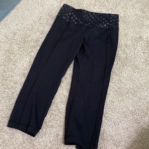 Black cropped straight leg lululemon